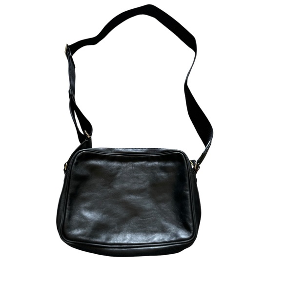 Bally Spire Shoulder Bag in Excellent condition. - Picture 4 of 7